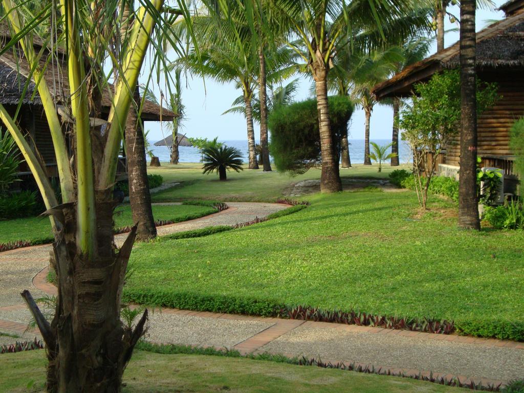 Sunny Paradise Resort Ngwesaung Exterior foto